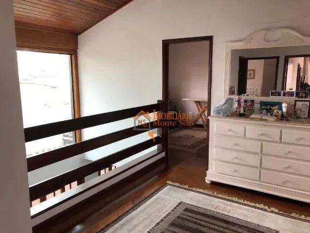 Imagem Sobrado com 4 dormitórios à venda, 430 m² por R$ 1.950.000,00 - Vila Galvão - Guarulhos/SP