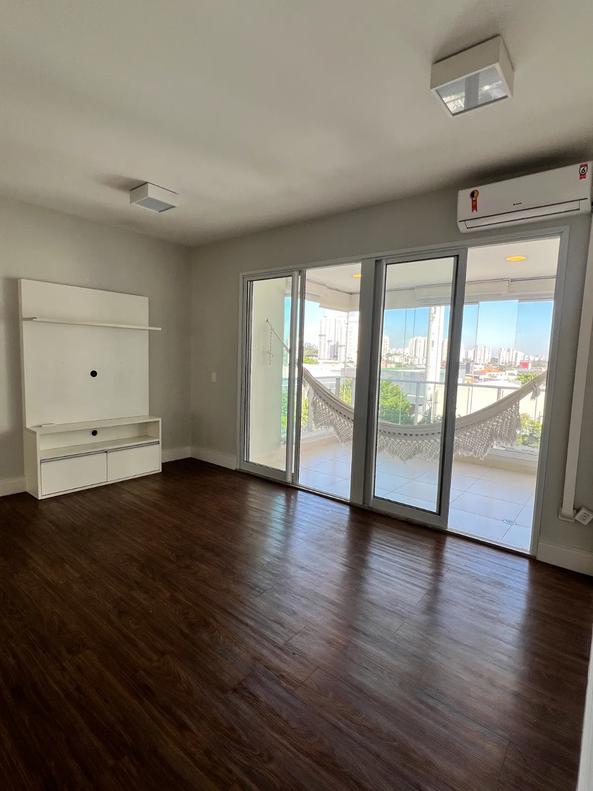 Imagem Apartamento para venda em Vila Anastácio com 2 quartos, sendo 1 suíte, 70m2