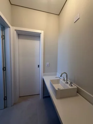 Imagem Casa em Condomínio com 4 quartos em Santa Felicidade