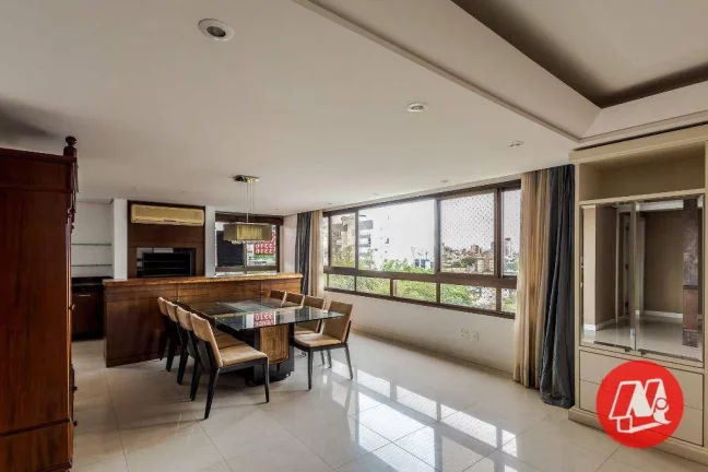 Imagem No bairro Petrópolis , 220 m², 3 suites, 4 vagas e infraestrutura.