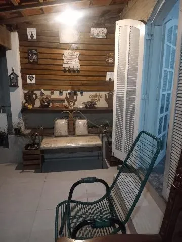 Imagem VENDA DE CASA NO JD. HELENA, EM SÃO PAULO/SP, 125m², com 6 dorm, 3 suítes, sala de estar, cozinha, área gourmet, garagem p/ 2 autos. CONSULTE-NOS.