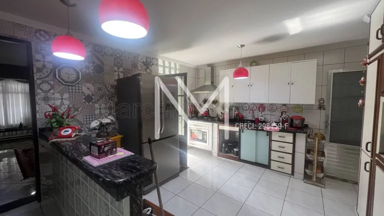 Imagem Casa à Venda 4 Quartos 1 Suíte 225m² - Bairro Monte Castelo