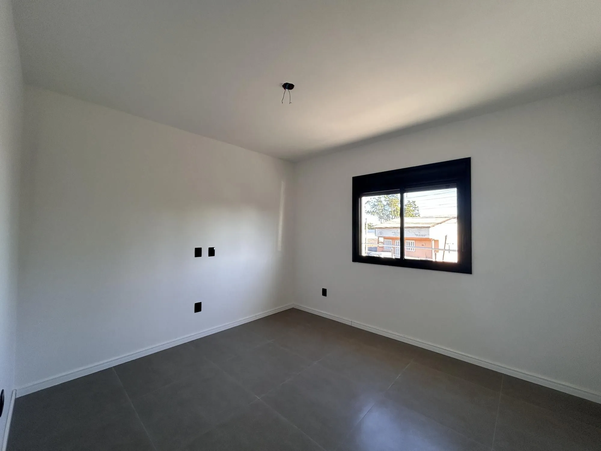 Imagem Casa 2 Dormitórios com Suíte | Garagem para 2 Carros | Ótima Localização em Canoas