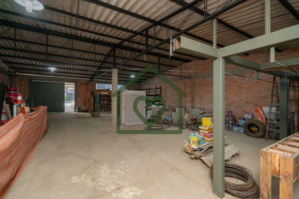 Imagem Prédio com sede administrativa e amplo depósito, em ótima localização e construção sólida. E...