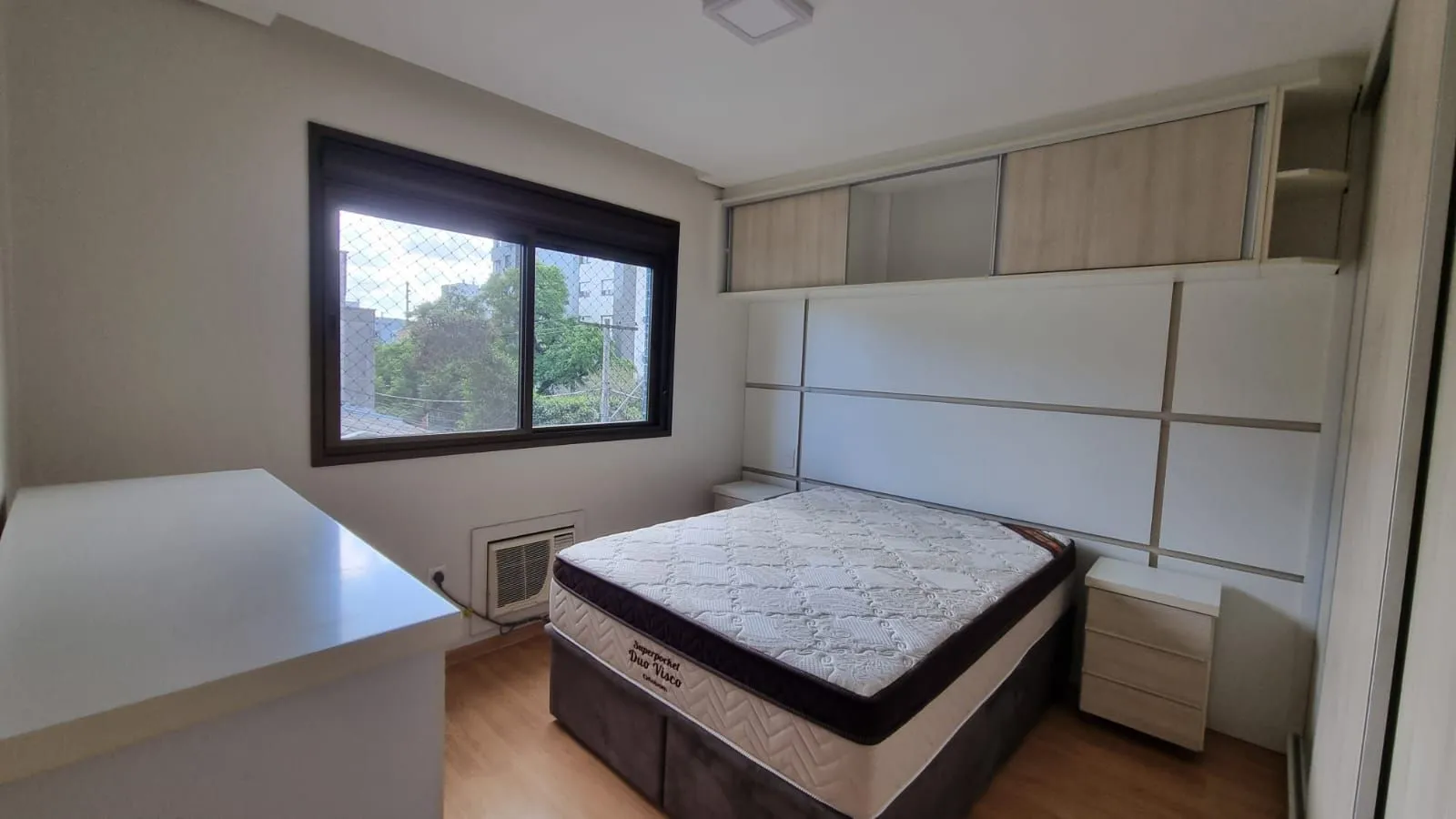 Imagem Apartamento dois dormitórios mobiliado, suíte, 86,41mq privativos, uma vaga escriturada, no bairro Higienópolis