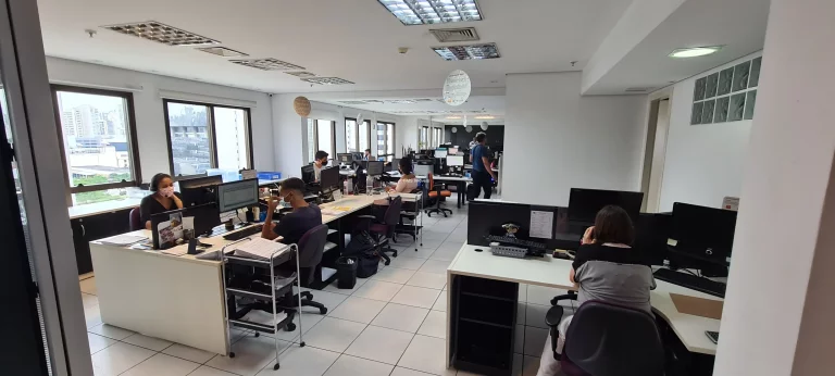 Imagem Conjunto Comercial à Venda em São Paulo-SP Várzea da Barra Funda 1 Sala 6 Vagas 204m² Área