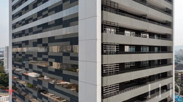 Imagem Sala Comercial para Locação em São Paulo-SP, Parque Industrial Tomas Edson: 1 Sala, 9 Banheiros, 14 Vagas, 555 m².