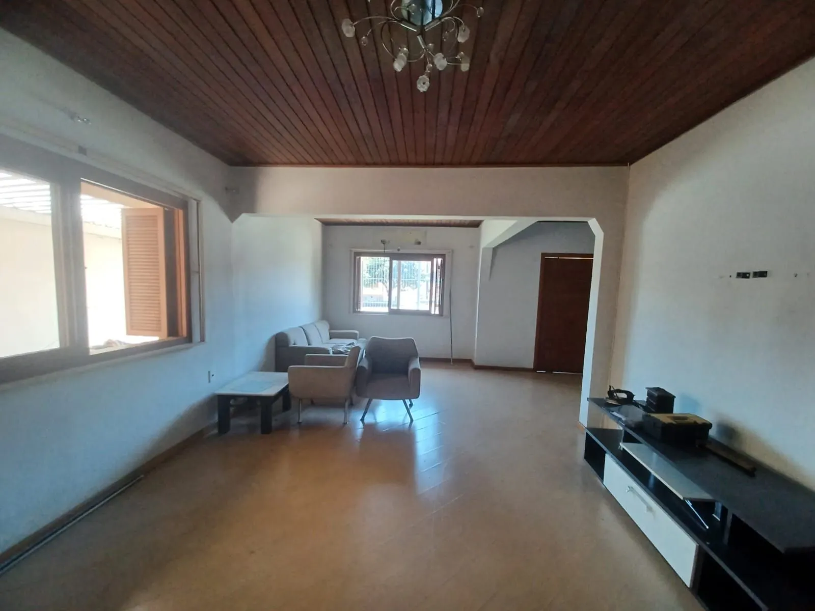 Imagem Casa de 3 quartos, suíte e patio no bairro Medianeira em POA