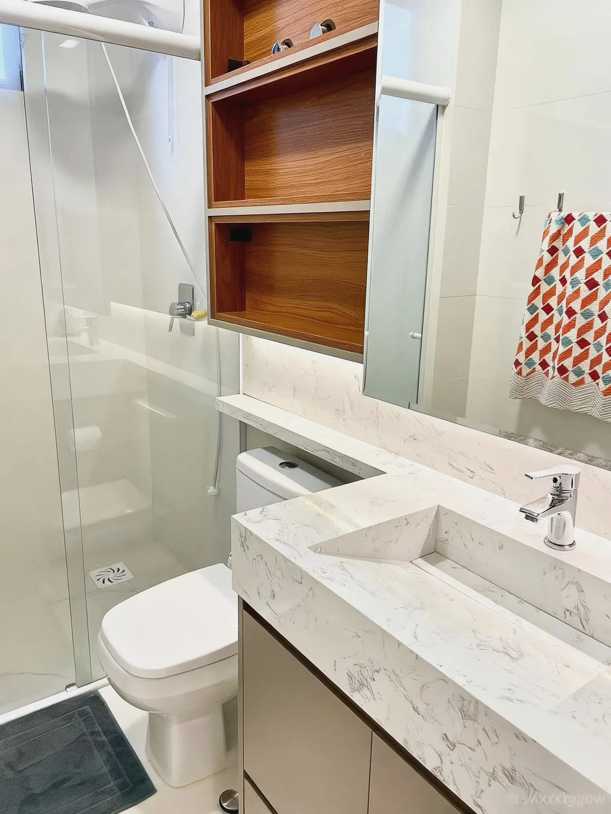 Imagem LUXO NA QUADRA DO MAR EM MEIA PRAIA ITAPEMA: 127m² MOBILIADO COM 3 SUÍTES E 3 VAGAS