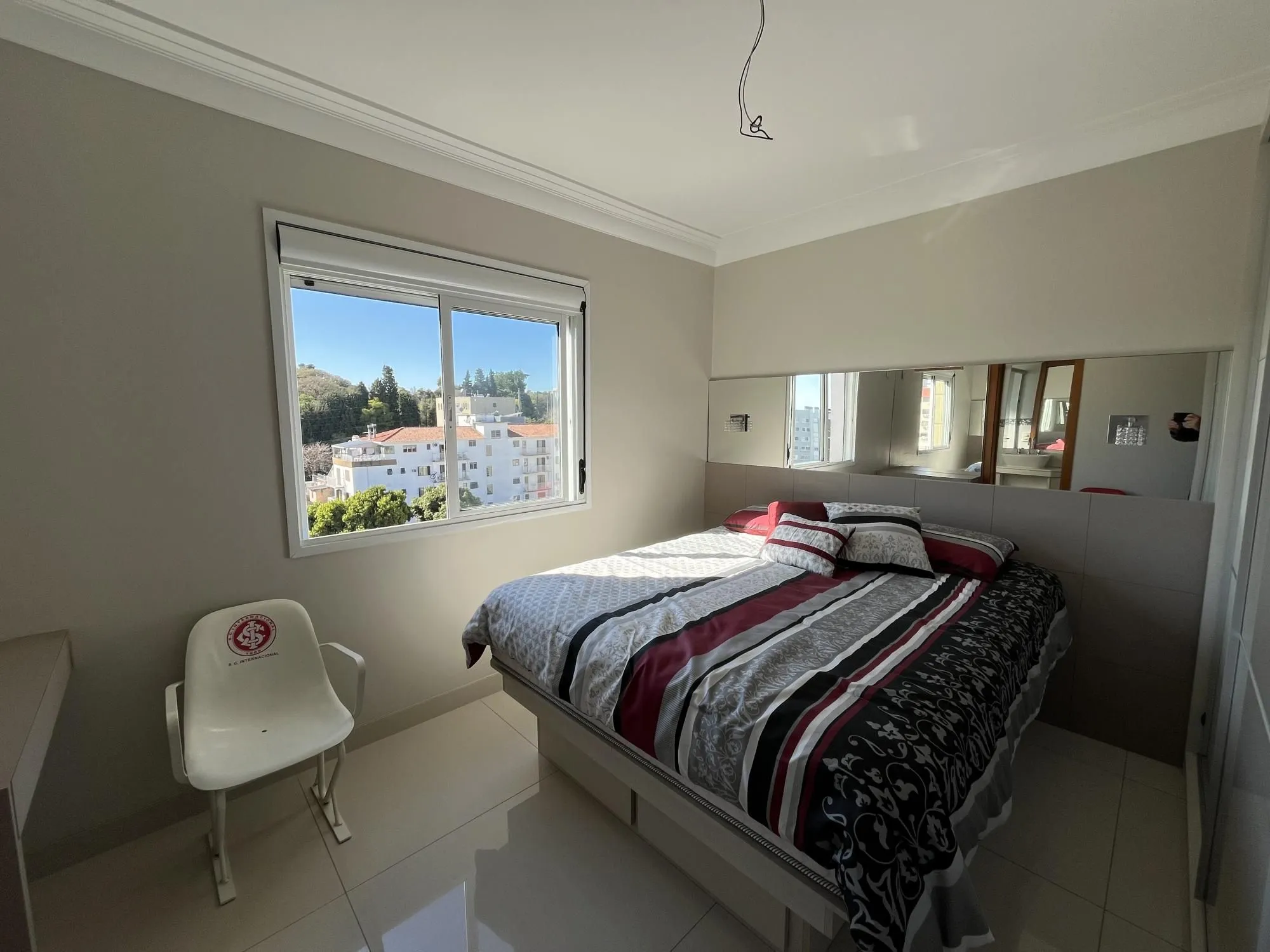 Imagem Apartamento de 2 quartos, suíte e 2 vagas garagem bairro São João Porto Alegre