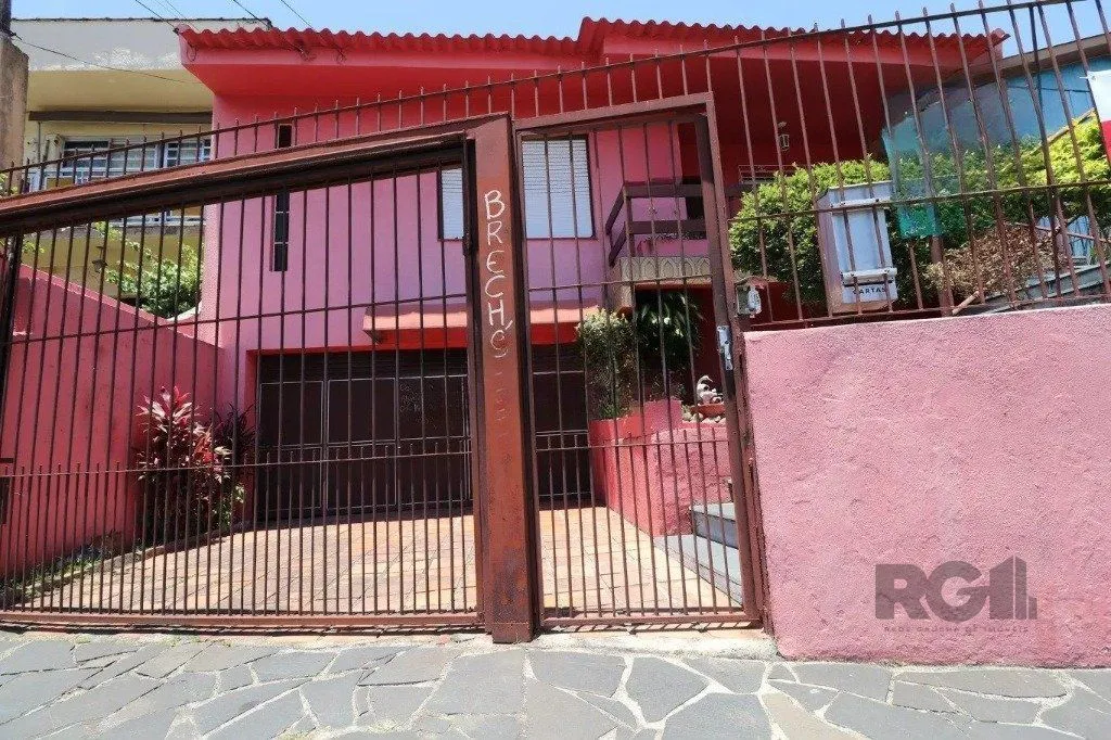 Imagem Casa com 3 dormitórios no bairro Cristo Redentor