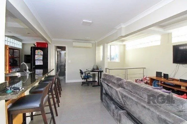 Imagem Bela cobertura 2 quartos com suíte e vaga coberta, sacada e piscina - 123m² - Bairro Petrópolis