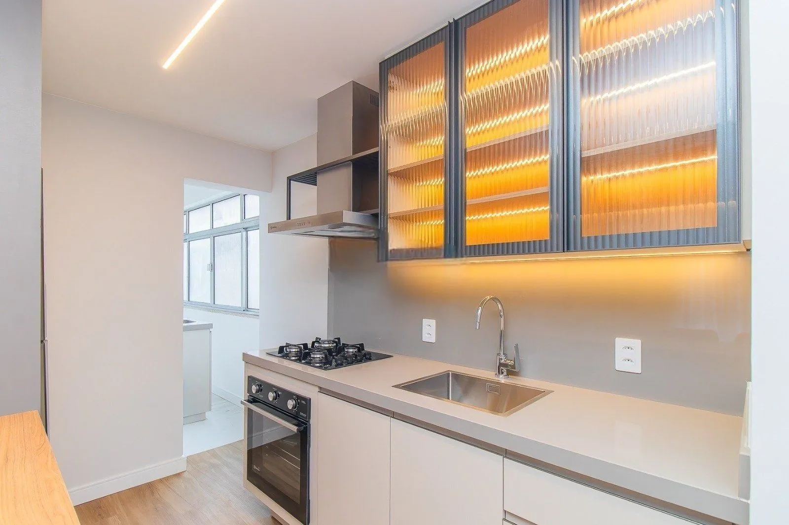 Imagem Apartamento à venda em Porto Alegre - pronto para morar, totalmente reformado.