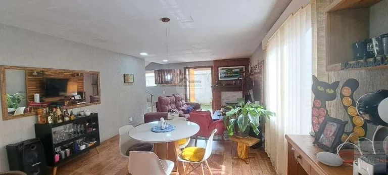 Imagem Casa para Venda em Teresópolis, Araras, 5 dormitórios, 4 suítes, 2 banheiros, 5 vagas