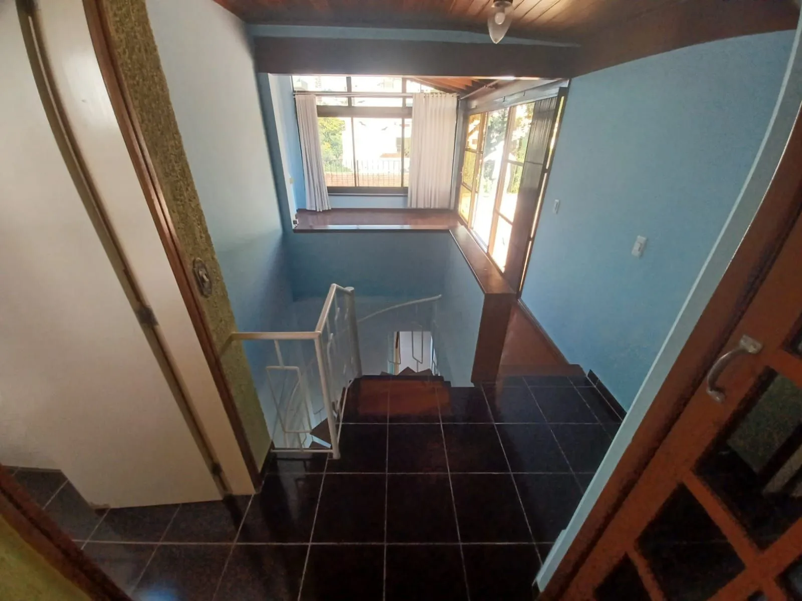 Imagem Cobertura de 2 quartos, 2 banheiros e 1 vaga de garagem no bairro Menino Deus