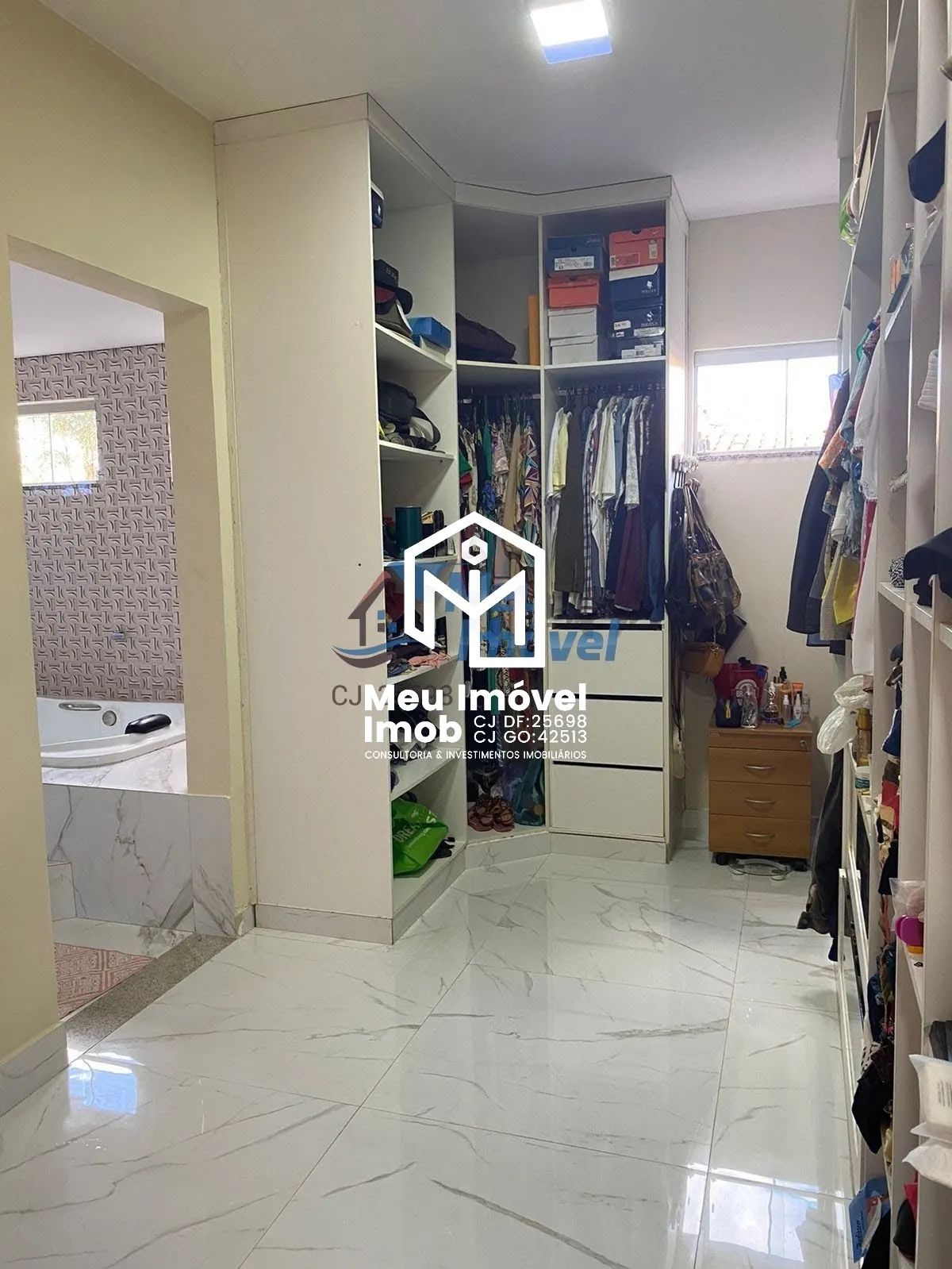 Imagem Casa 4 Quartos 4 Suítes 8 Vagas 350m² Reformada