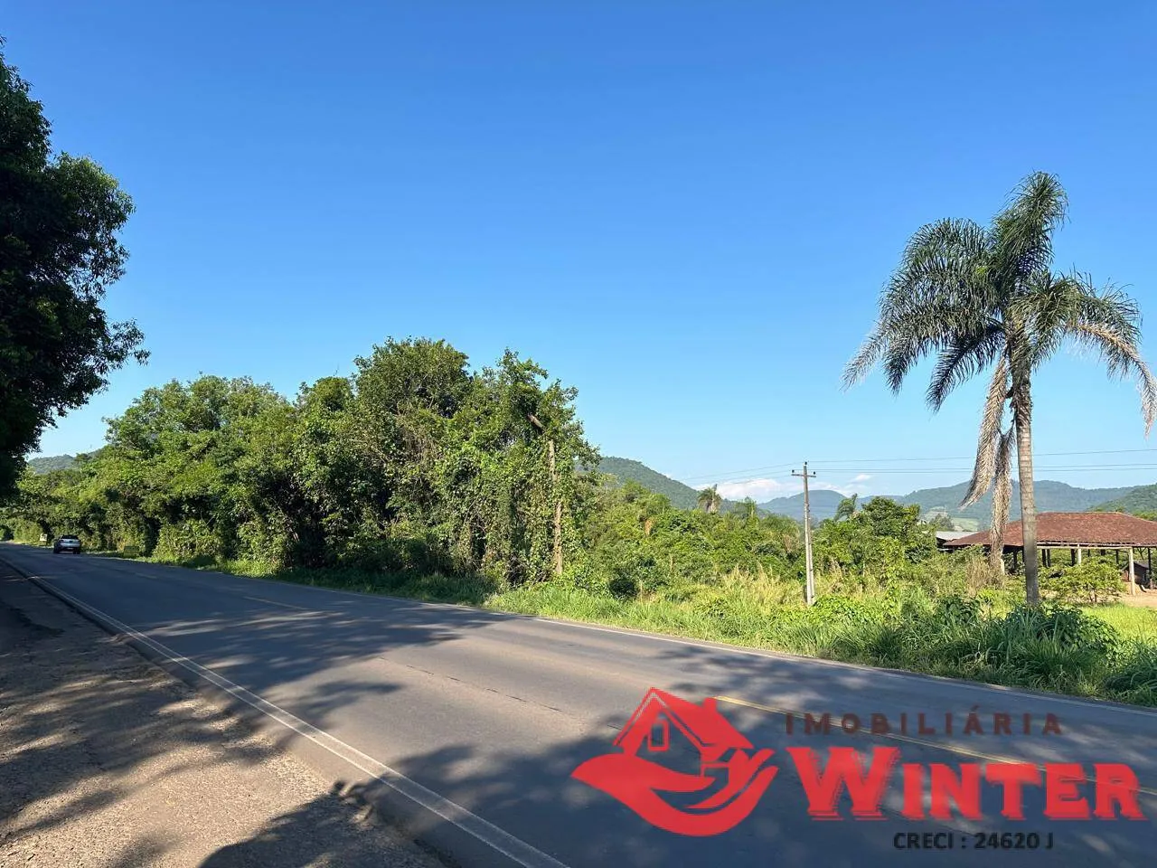 Imagem Área com 3.944 m2 frente para RS 452.