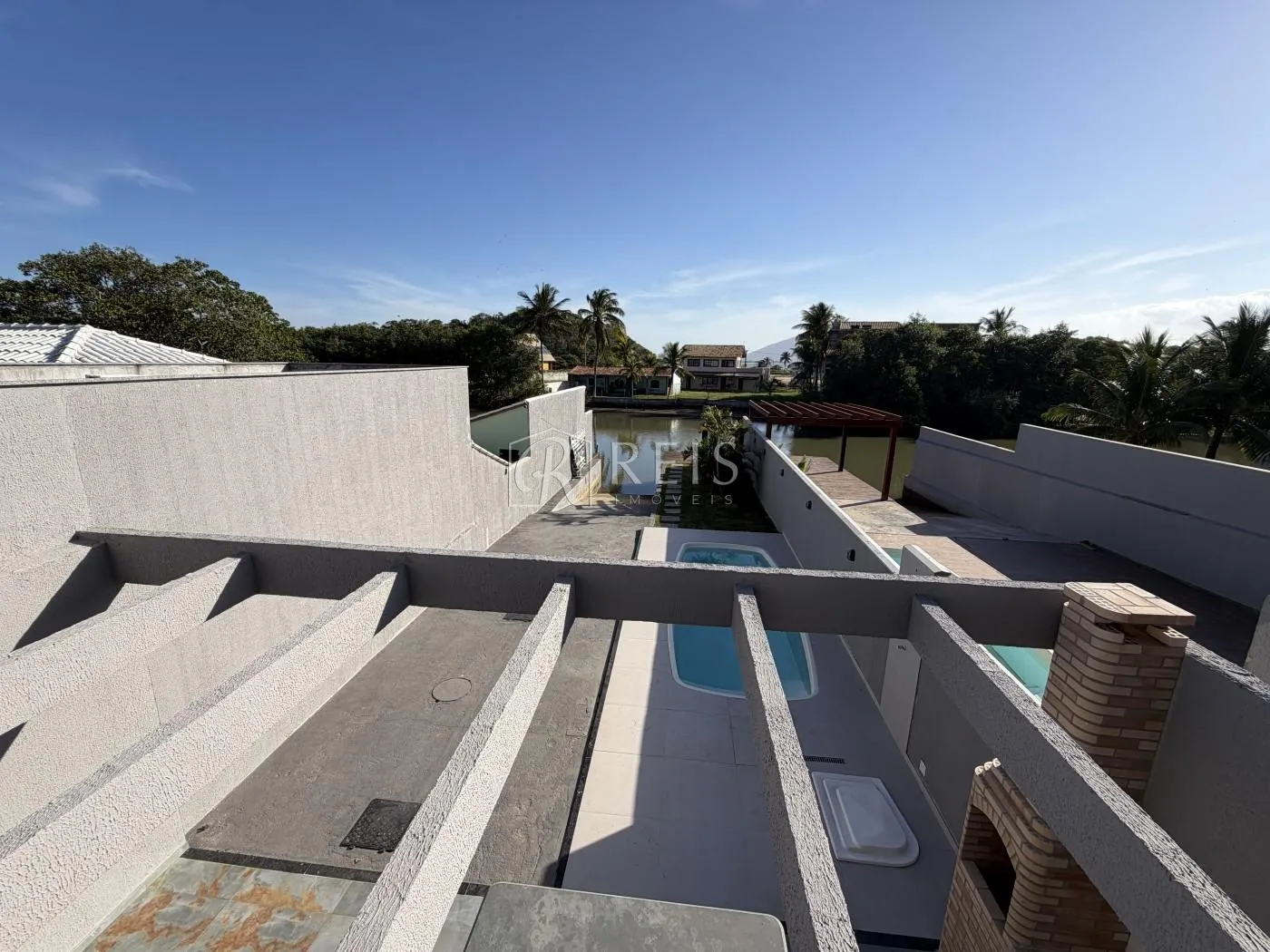Imagem Casa para Venda em Rio das Ostras, Bosque Beira Rio, 3 dormitórios, 3 suítes, 4 banheiros, 4 vagas