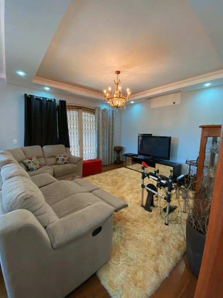 Imagem Casa no Teresópolis de 4 dormitórios e 4 vagas