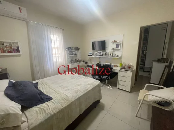 Imagem Casa com 3 dormitórios, área de lazer, churrasqueira no Marapé em Santos