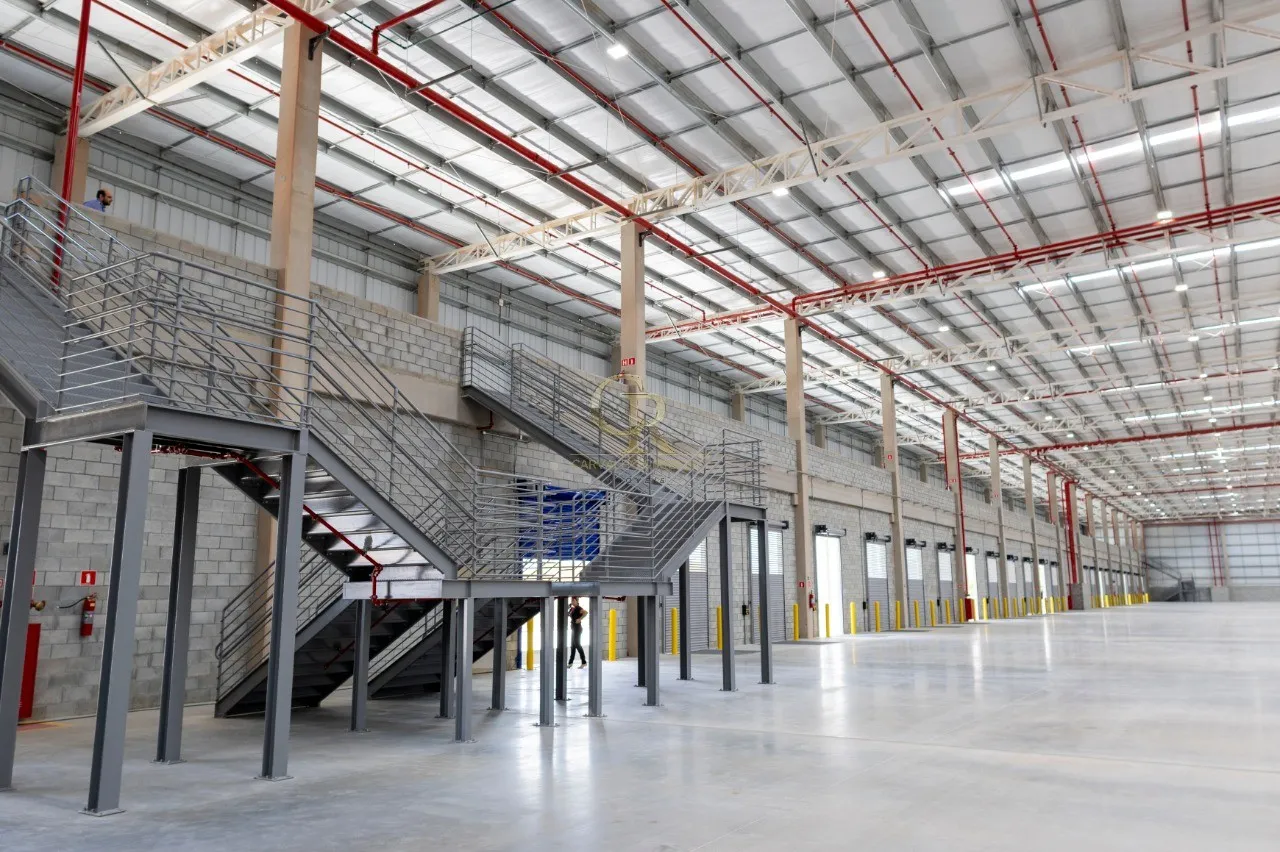 Imagem Galpão Industrial para Locação em Betim-MG, Bairro São Marcos! 43 Vagas de Garagem e 5.886,57 m² de Área!