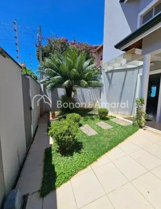 Imagem A casa conta com 3 dormitórios, sendo 1 suíte espaçosa, além de banheiro social e lavabo. As sal...