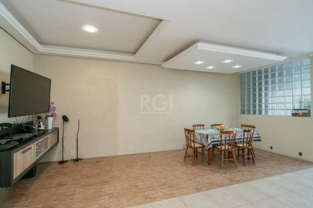Imagem Casa para Venda - 259m², 4 dormitórios, sendo 1 suites, 4 vagas - Coronel Aparício Borges
