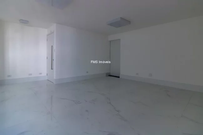 Imagem Apartamento com 4 Quartos e 2 Suítes em Santa Cecília, São Paulo - 120m² - Imperdível!