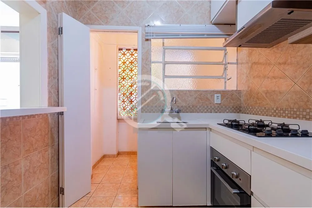 Imagem Encante-se com este Apartamento Ensolarado de 1 Dormitório no Menino Deus. Seja bem-vindo a este en...