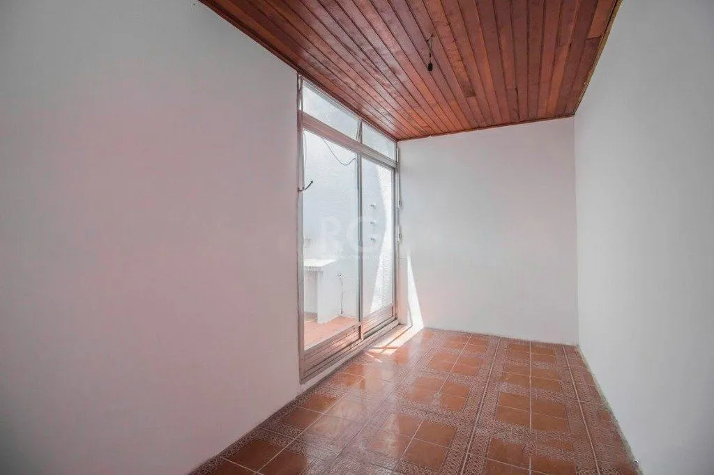 Imagem Casa para Venda - 440m², 3 dormitórios, sendo 2 suites, 2 vagas - Cidade Baixa