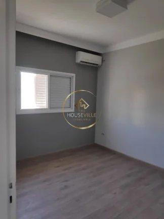 Imagem Sobrado, 3 Suítes, 300m², Condomínio Floradas do Paratehy.