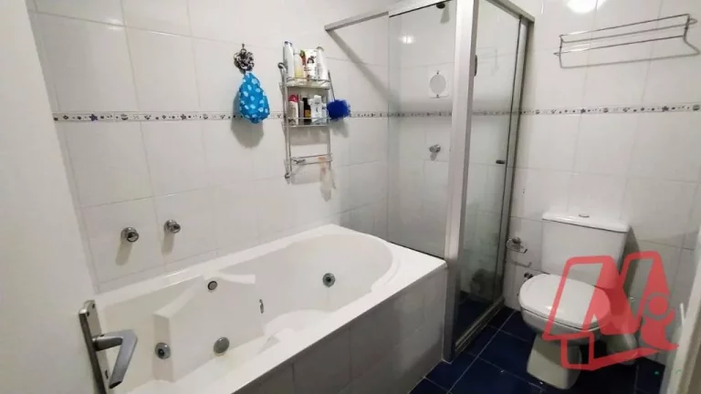 Imagem Térreo de 174 m² com 3 dormitórios, suite,1 vaga e pátio