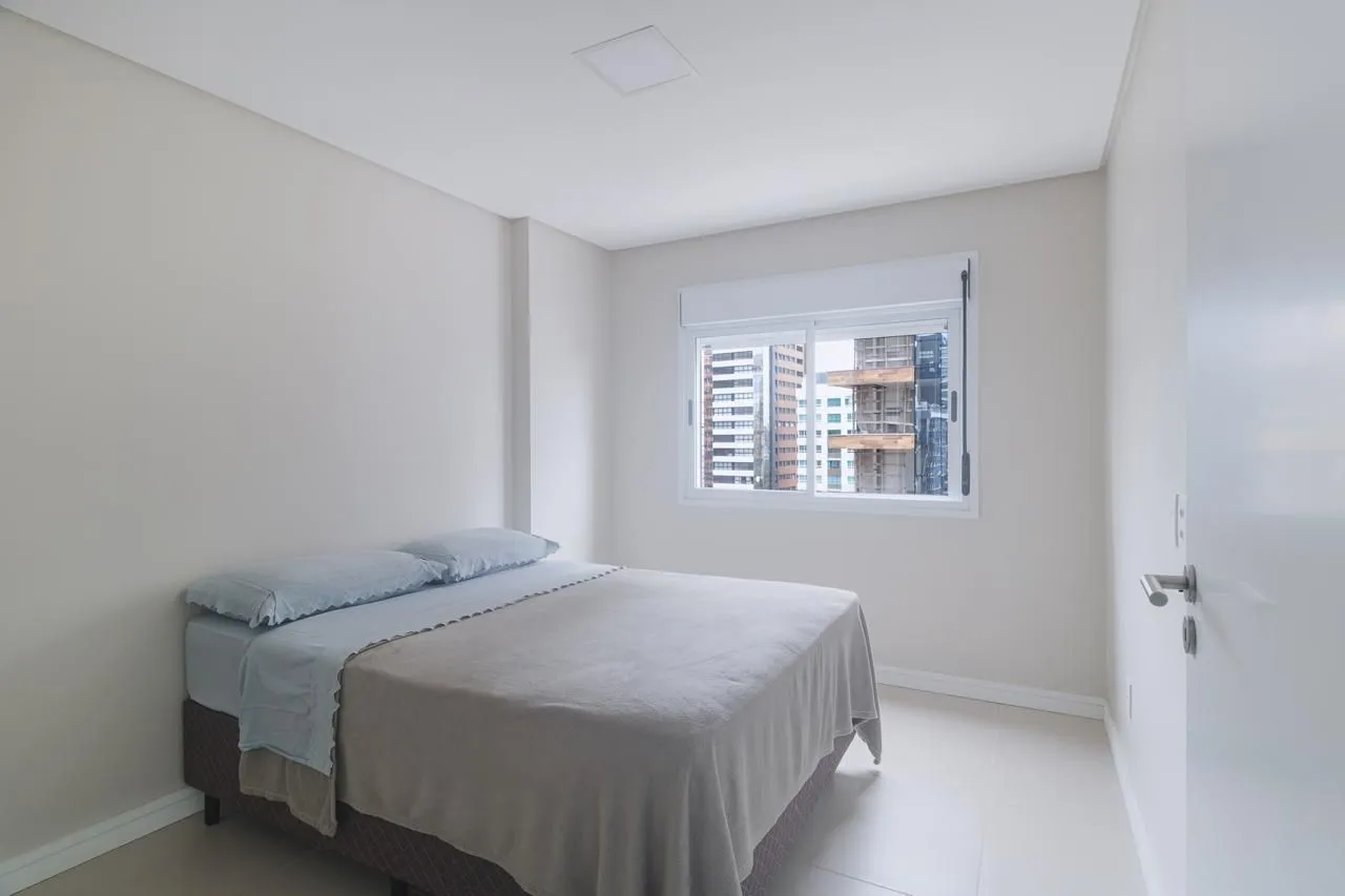 Imagem Apartamento com 03 Quartos (01 suíte) e 02 vagas na Praia de Torres RS