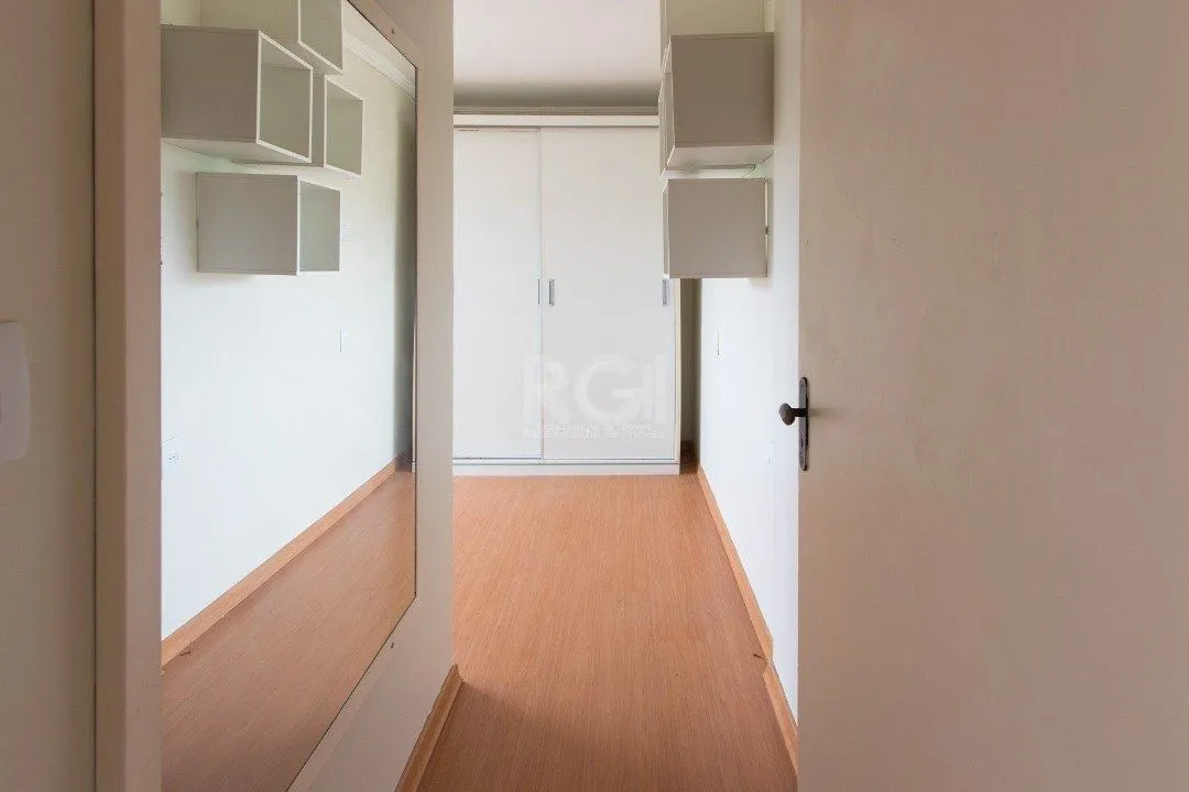Imagem Apartamento de 2 dormitórios e 1 vaga de garagem no bairro Cristal.