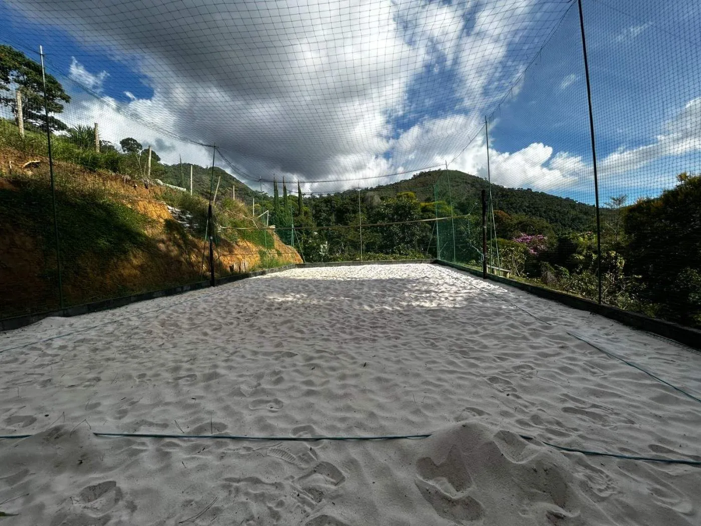 Imagem Casa em Condomínio para Venda em Petrópolis / RJ no bairro Nogueira