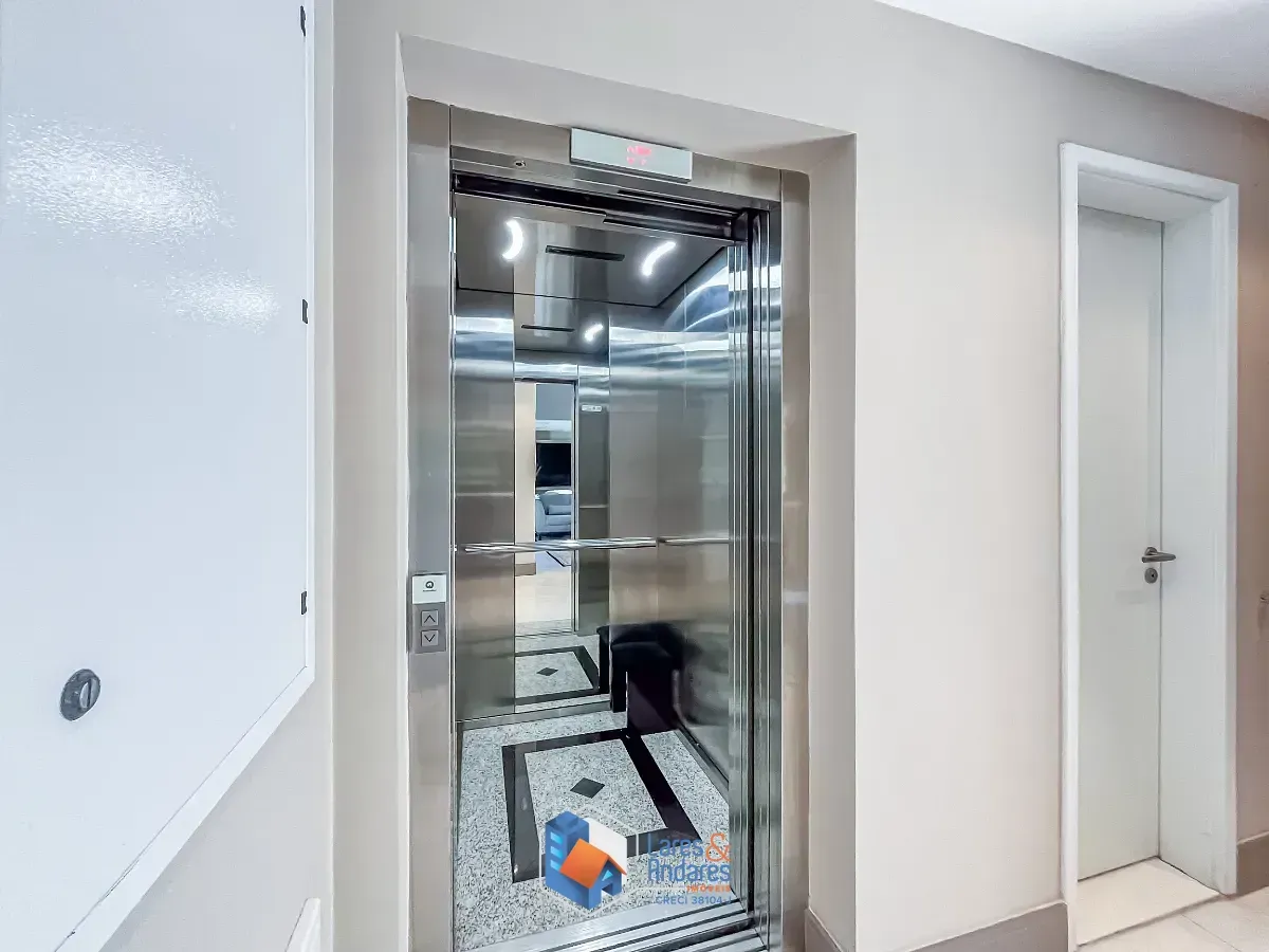 Imagem Casa no condomínio Condomínio Reserva 8 para venda com 3 quartos, sendo 3 suítes, 514m²