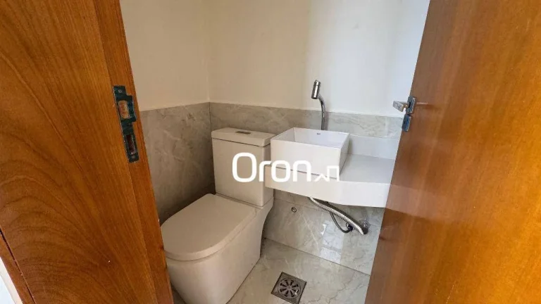 Imagem Sobrado à venda, 193 m² por R$ 1.650.000,00 - Jardins Porto - Senador Canedo/GO