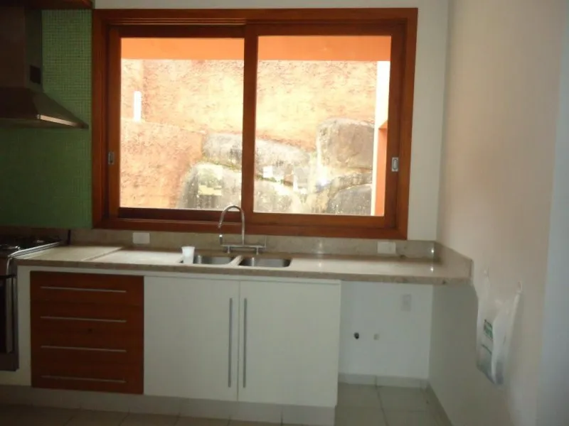 Imagem Magnífica Casa de Condomínio à Venda em Valinhos-SP, Bairro Pinheiro: 4 quartos, 4 suítes, 3 salas, 5 banheiros, 5 vagas, 450m².
