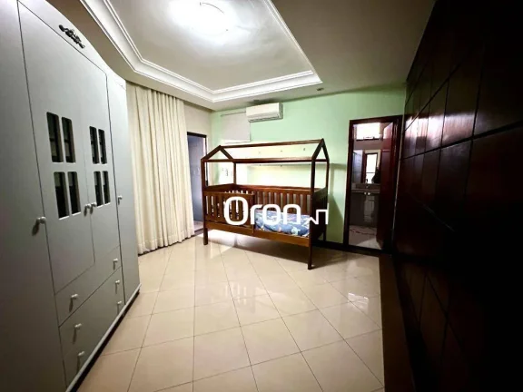 Imagem Sobrado à venda, 540 m² por R$ 2.399.000,00 - Setor Central - Senador Canedo/GO