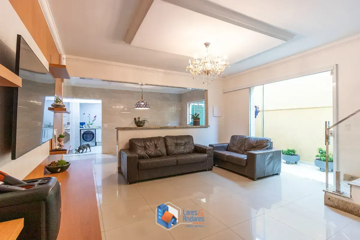Imagem Casa para venda em Interlagos com 3 quartos, sendo 3 suítes, 125m²