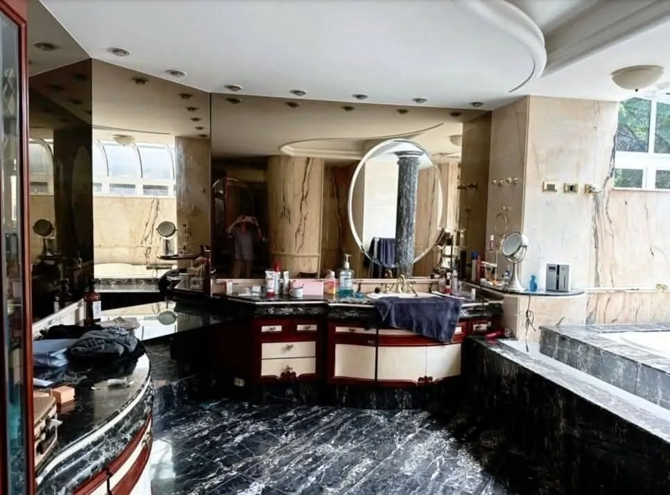 Imagem Imponente Casa à Venda em Tamboré - 5 Suítes, Piscina, Academia e Infraestrutura Completa