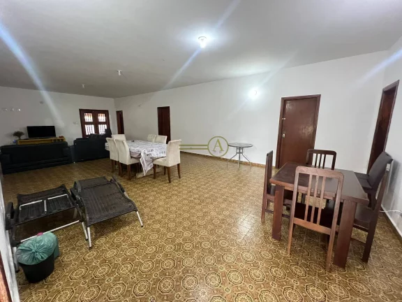 Imagem Casa a venda 5 lotes no Centro de Peruíbe 100 metros da praia em Peruíbe