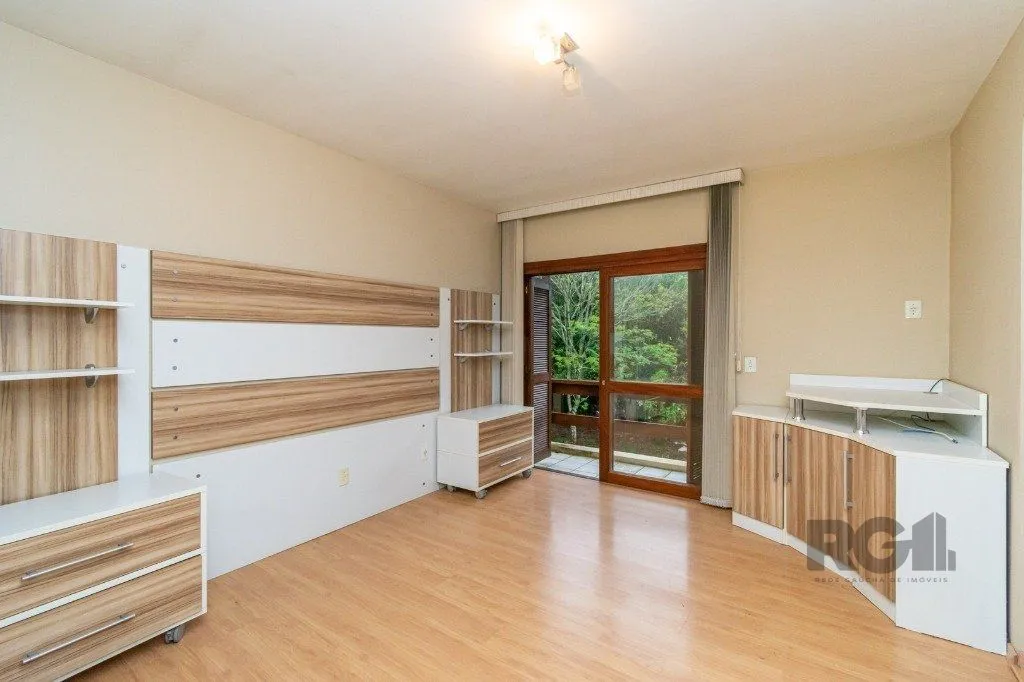 Imagem Casa Condominio no bairro Guarujá de 3 dormitórios 1 vaga