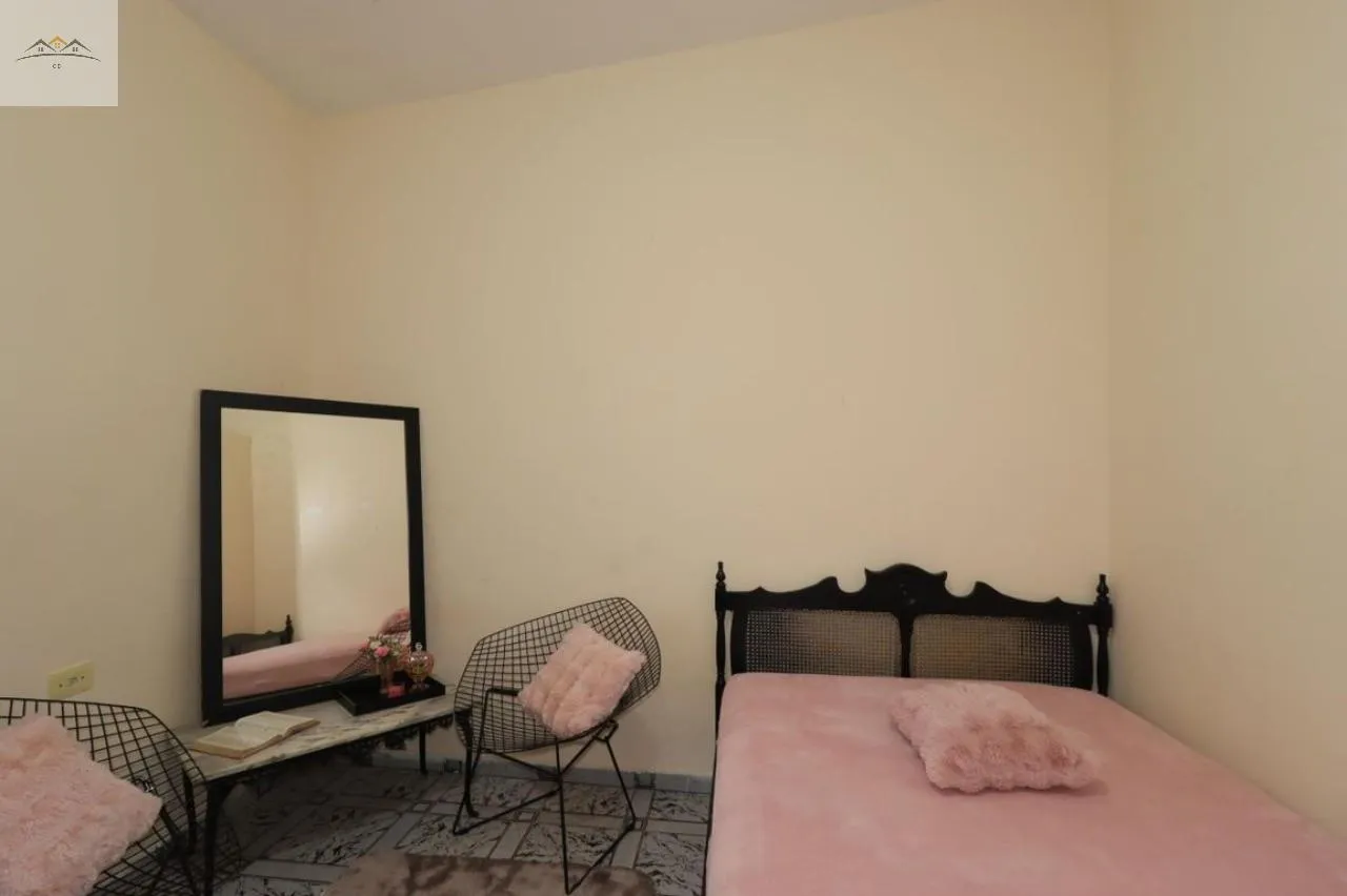 Imagem Sobrado à venda na V. Pires, Santo André 5 dorm. 2 suítes 5 vgs 280m²