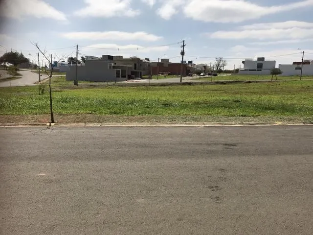 Imagem Terreno no Condomínio Reserva Ipanema com 200m².