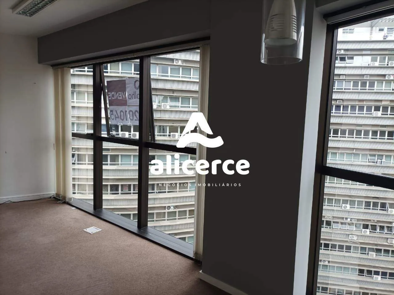 Imagem Sala à venda com , 33m² em Centro Florianópolis
