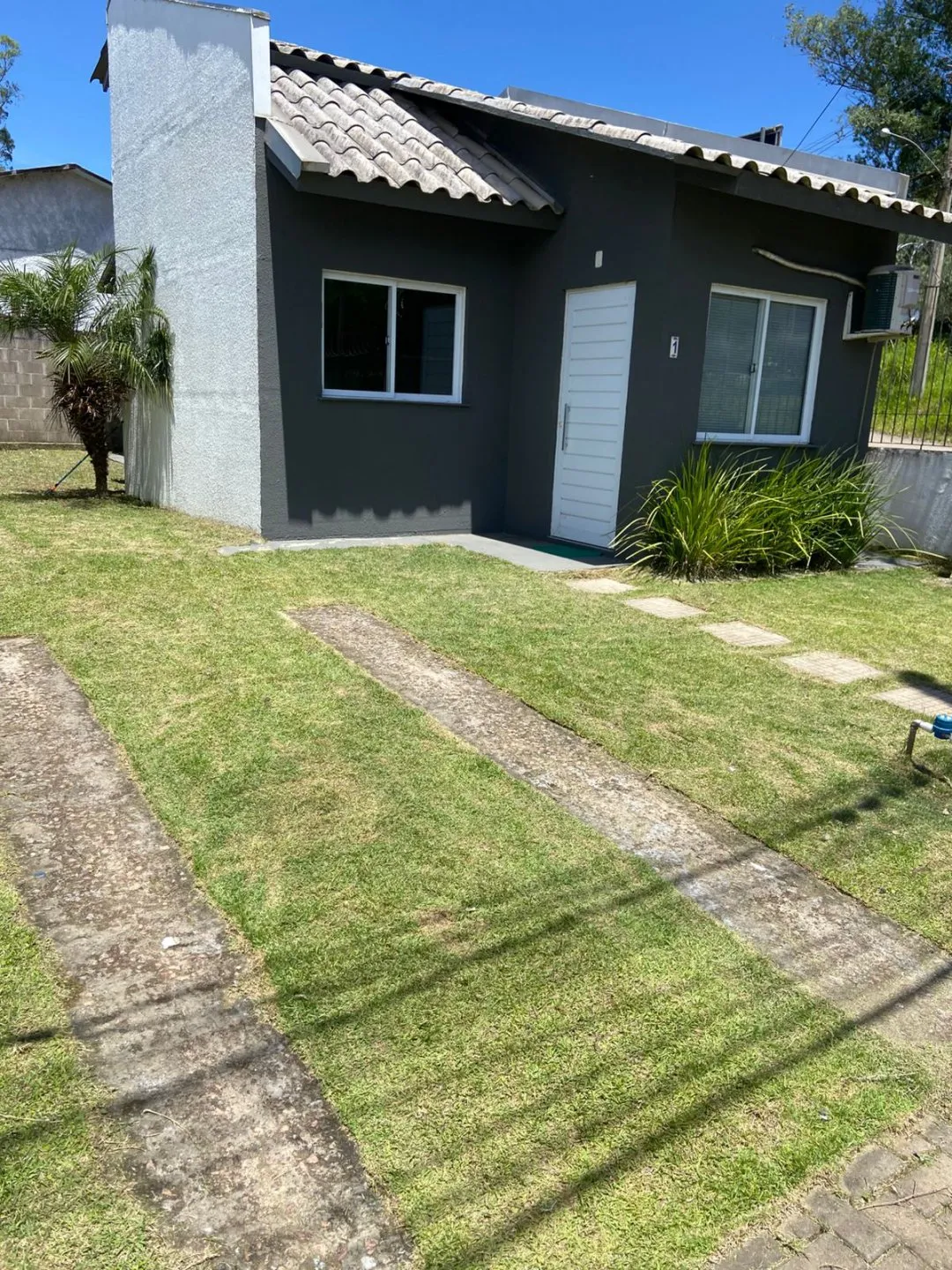 Imagem Casa de porteira fechada, nunca habitada, pronta para você entrar e morar!