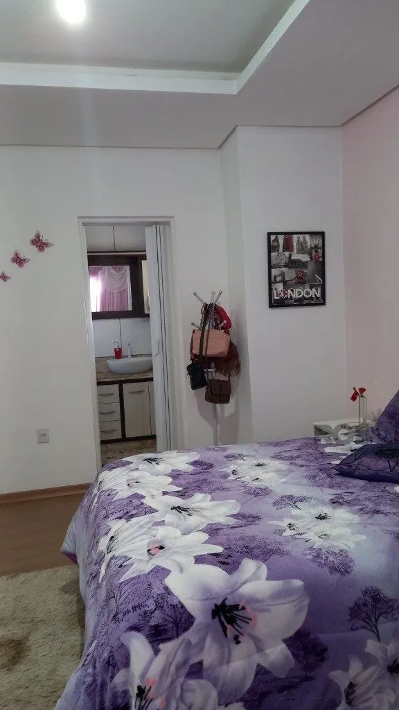 Imagem Casa com 4 dormitórios no bairro Vila Nova