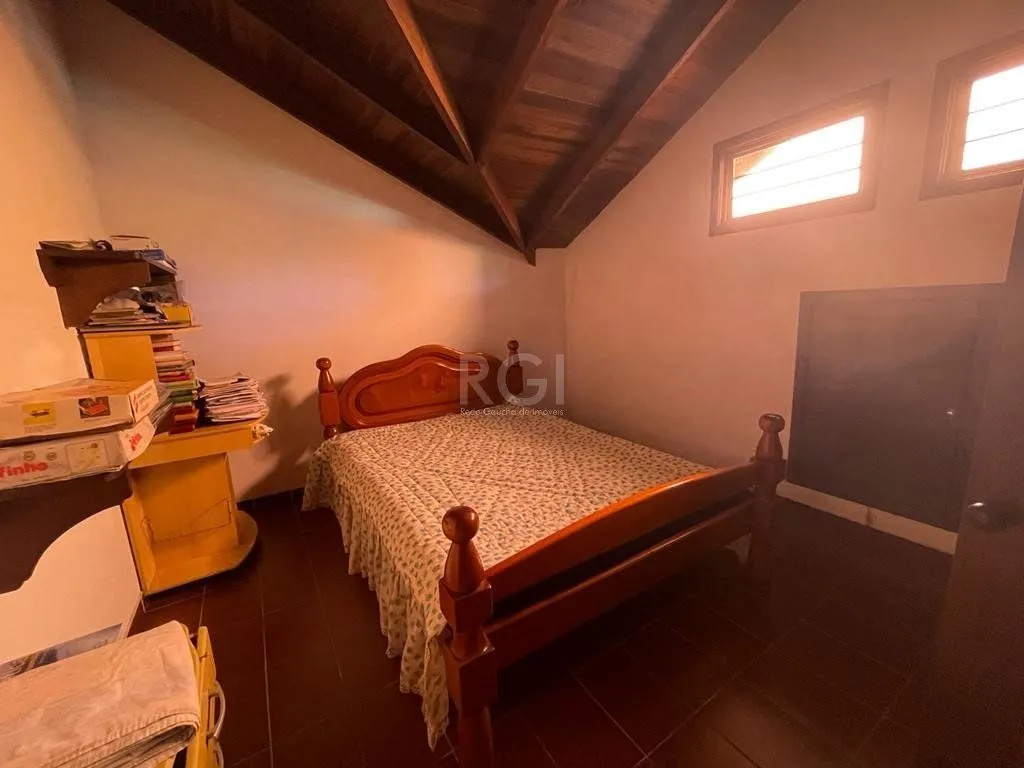 Imagem Casa para Venda - 400m², 5 dormitórios, sendo 3 suites, 4 vagas - Ipanema PORTO ALEGRE /RS