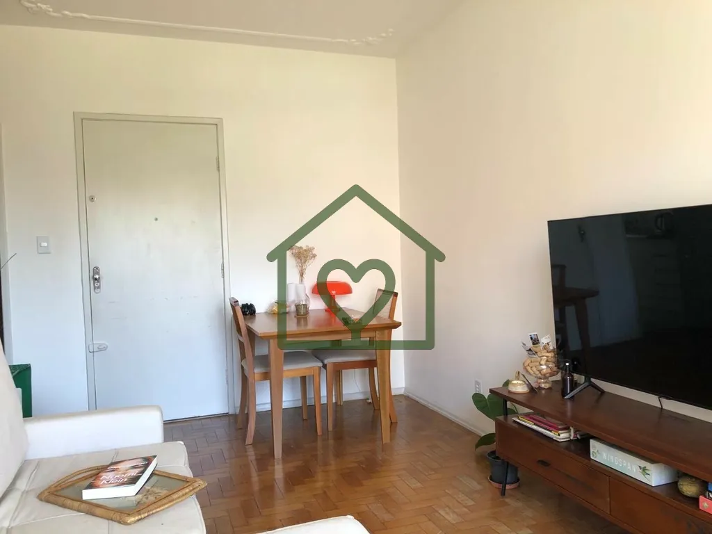 Imagem Descubra o seu novo lar no Edifício Becarma, um encantador apartamento localizado na Rua Vasco da G...